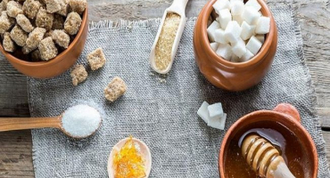 Je možné nahradit cukr v pečivu medem - poměr a proporce